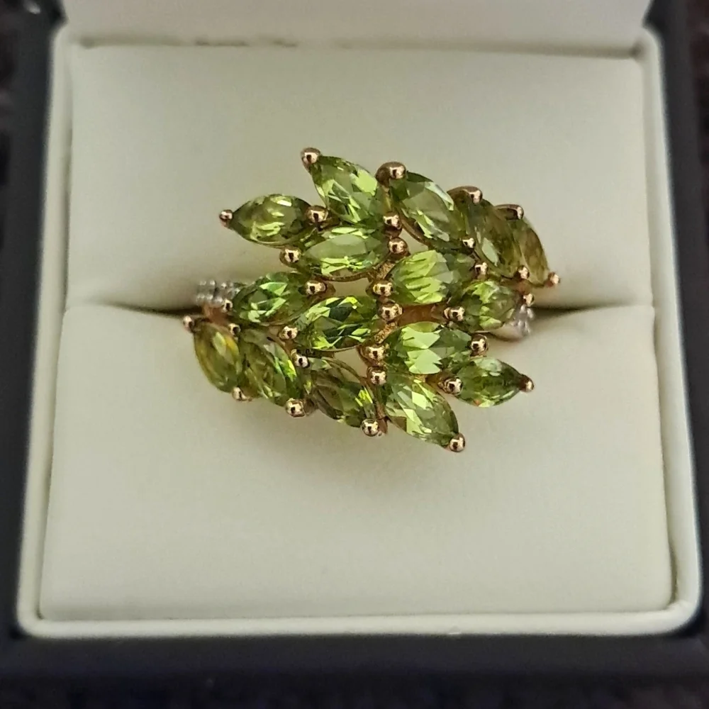 Arizona Peridot Leaf Cluster Ring in Vermeil Yellow Gold Over Sterling Silver